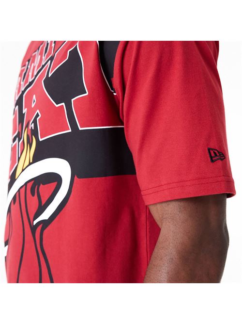 NBA LARGE WRDMRK OS TEE MIAHEA  PNRBLK NEW ERA | 60502582/DARK RED